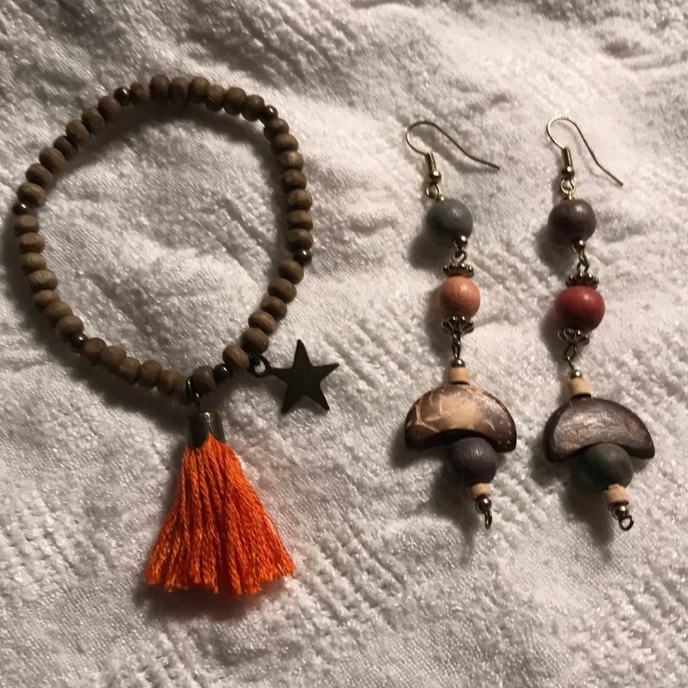 Namaste 🙏  Earth Tones, Elastic bracelet w/ matching dangling Earrings